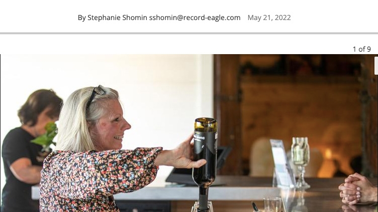 Dune Bird Wine Pour Record Eagle